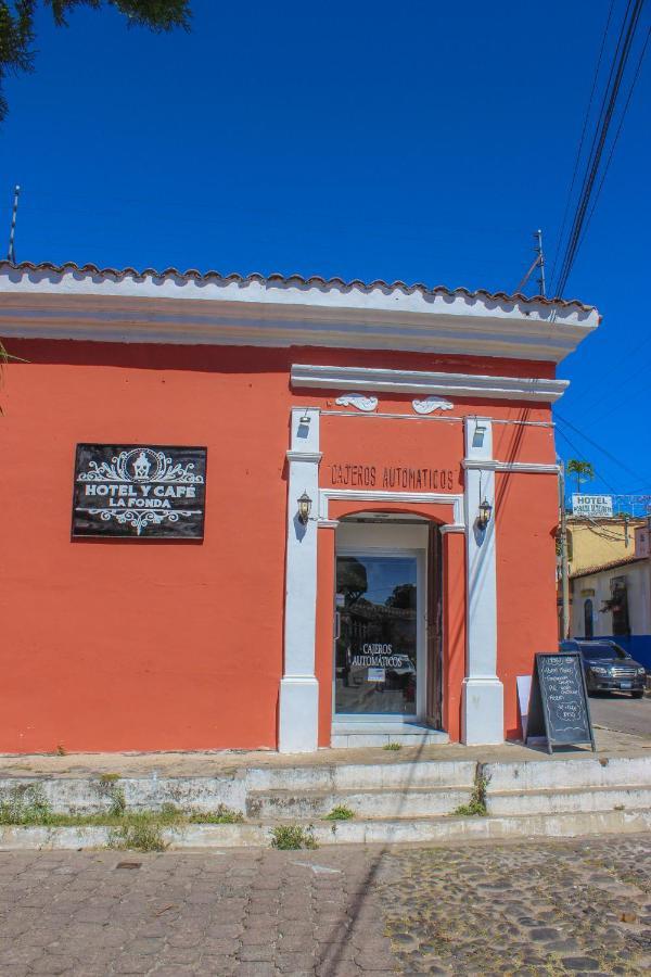 Hotel Y Cafe Ixmati Suchitoto Buitenkant foto